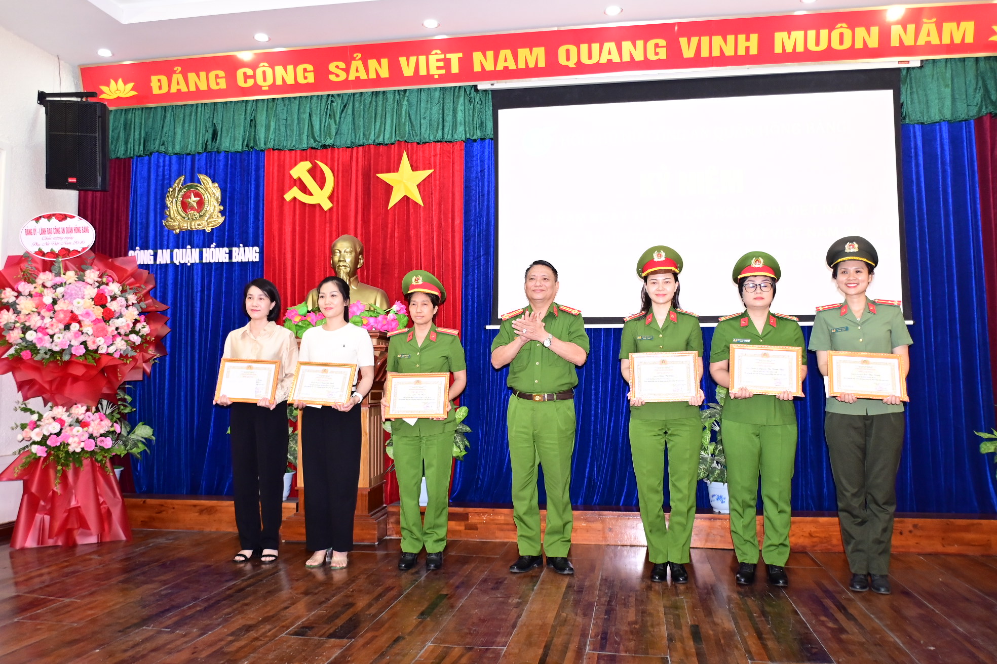 Hội Phụ nữ Công an quận Hồng Bàng: Biểu dương 7 nữ hội viên có thành tích xuất sắc